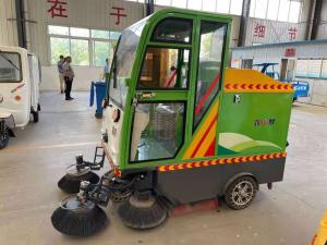 電動(dòng)掃地車道路清掃車小型掃地車